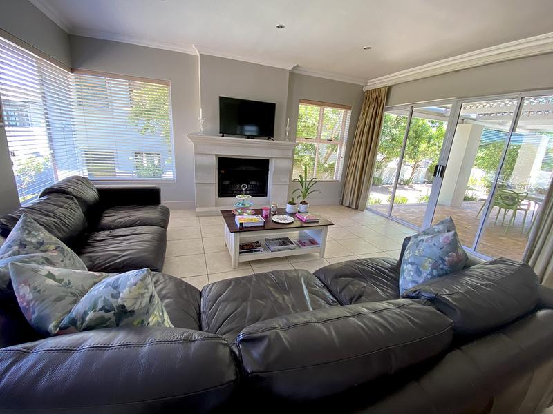 To Let 3 Bedroom Property for Rent in Somerset West Western Cape